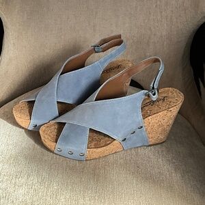 Lucky Brand - light blue Suede-New 7.5